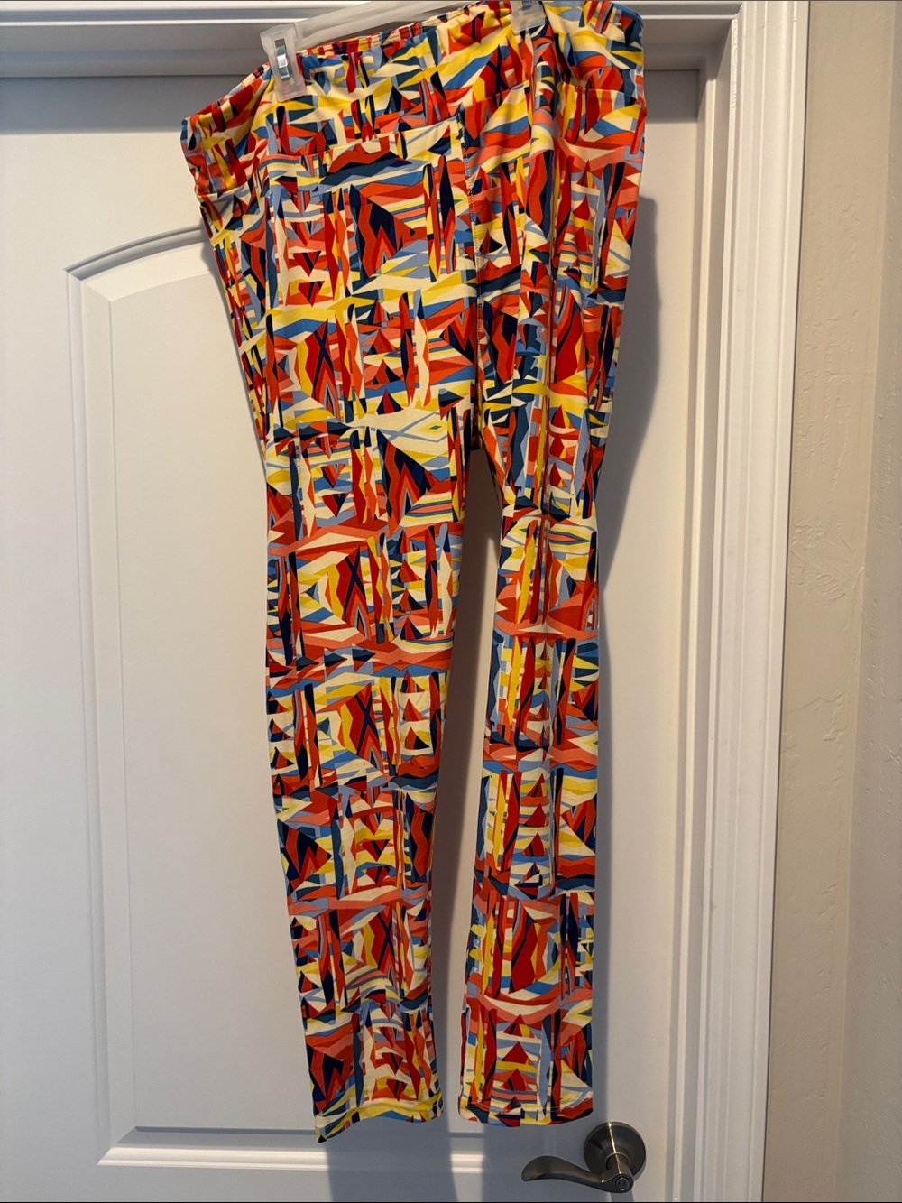 LuLaRoe Abstract Leggings - Red Blue Yellow Cream LulaRoe Tall Curvy 2